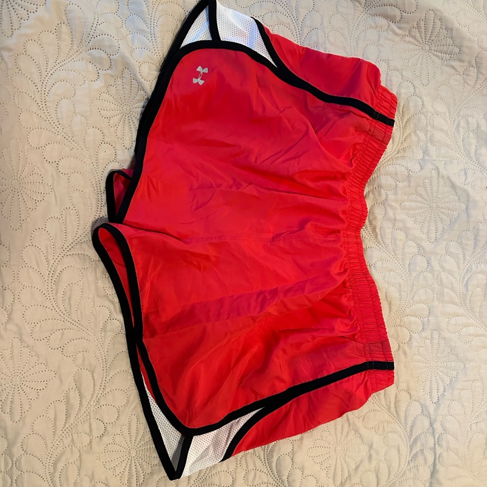 Women’s large under armour shorts